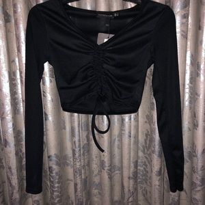 Blk Ribbed long sleeve Ruched Front crop top